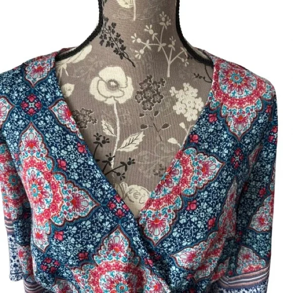 Blue & Red Women' S-M Floral Geometric Bohemian Design Sleeved V Neck Crop Top - Picture 3 of 10